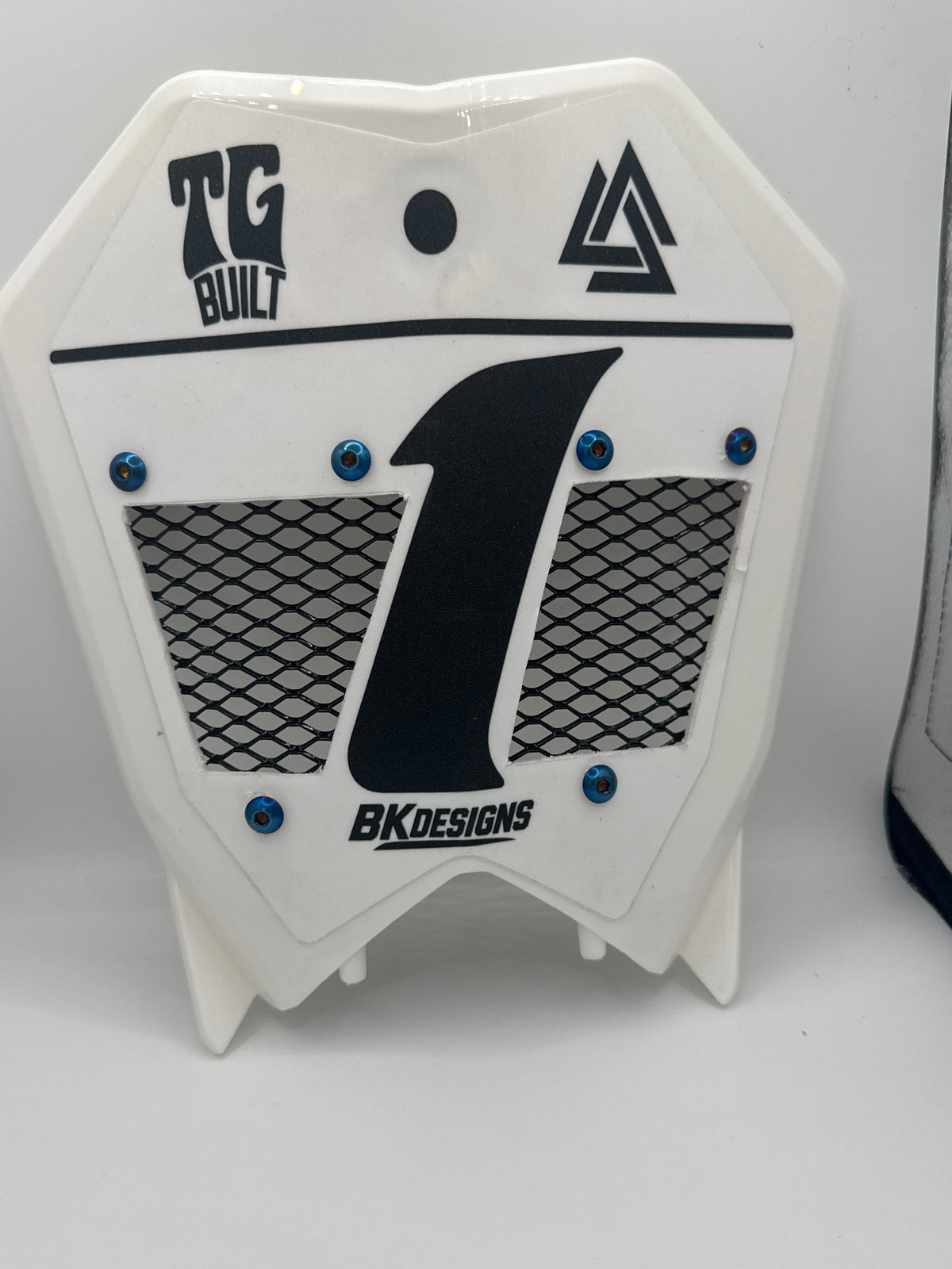 ETM RTR VENTED PLATE (White)
